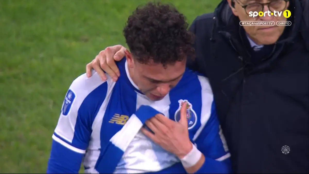 Imagem de contexto do artigo Pepê desolado após eliminação do FC Porto na Taça da Liga