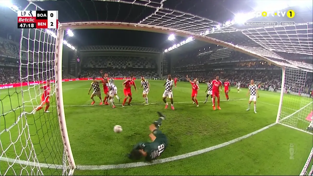 Imagem de contexto do artigo Boavista-Benfica: Tomé gigante a evitar o golo com duas defesas seguidas. Ora veja