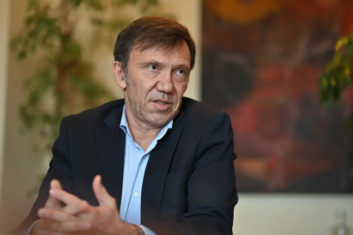 Imagem de contexto do artigo Brás da Cunha ao ataque: "Tipo pouco dotado de inteligência"