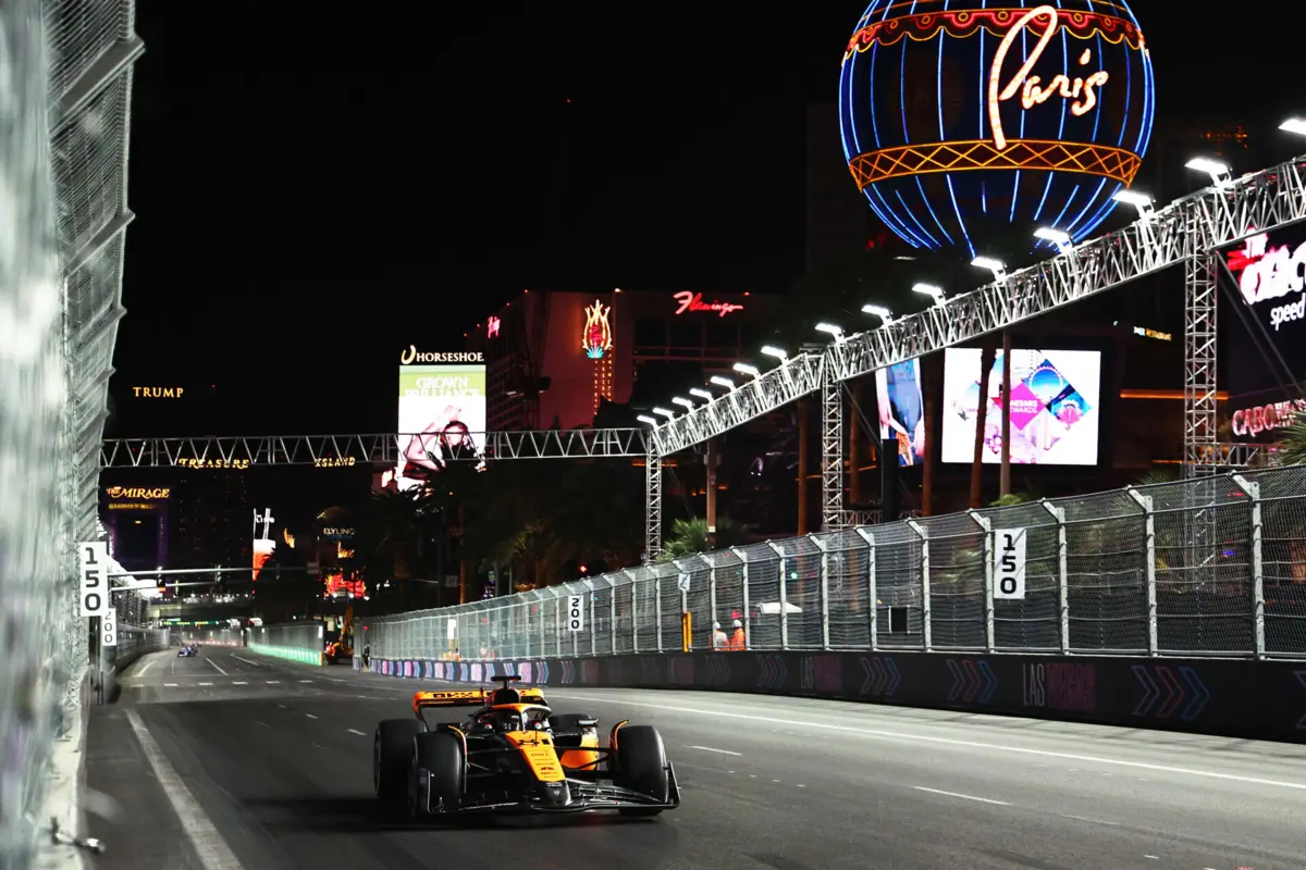Oscar Piastri no GP Las Vegas (Créditos: Jared C. Tilton / GETTY IMAGES NORTH AMERICA / Getty Images via AFP)