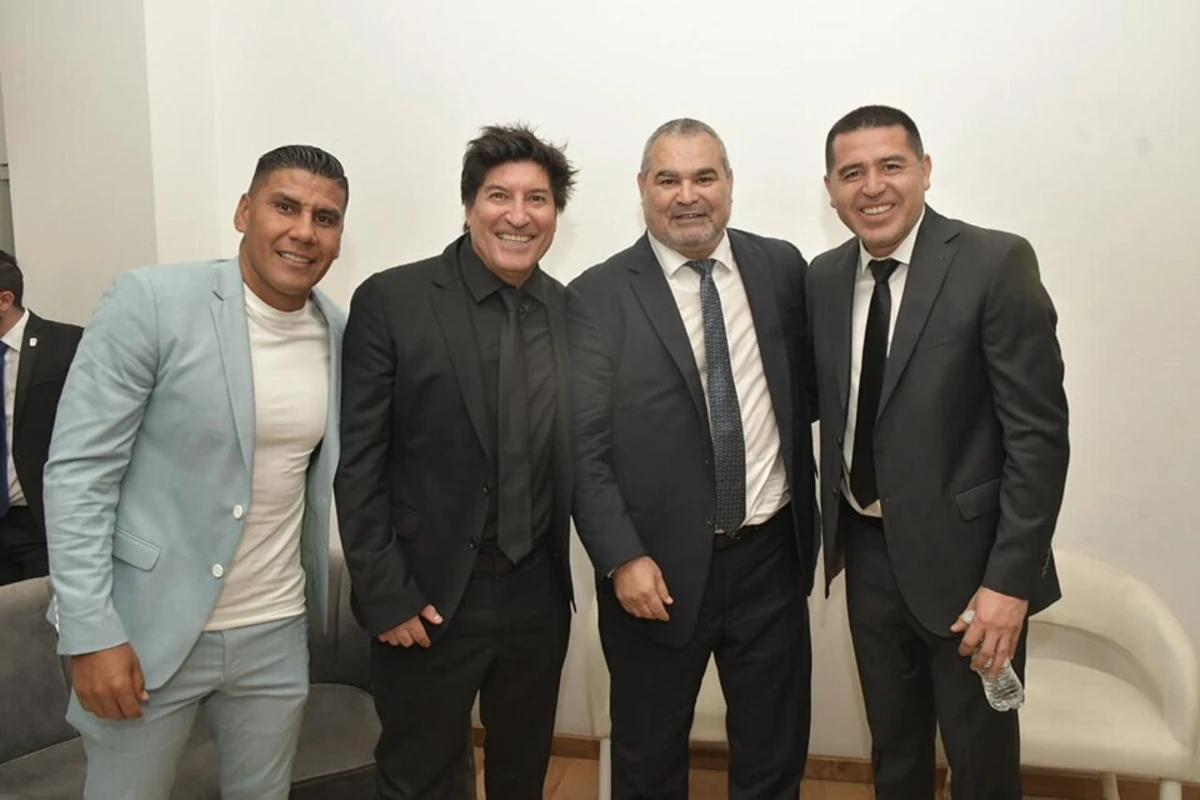 Imagem de contexto do artigo Riquelme, Beckham, Pirlo, Chilavert e mais craques investidos no Salão da Fama