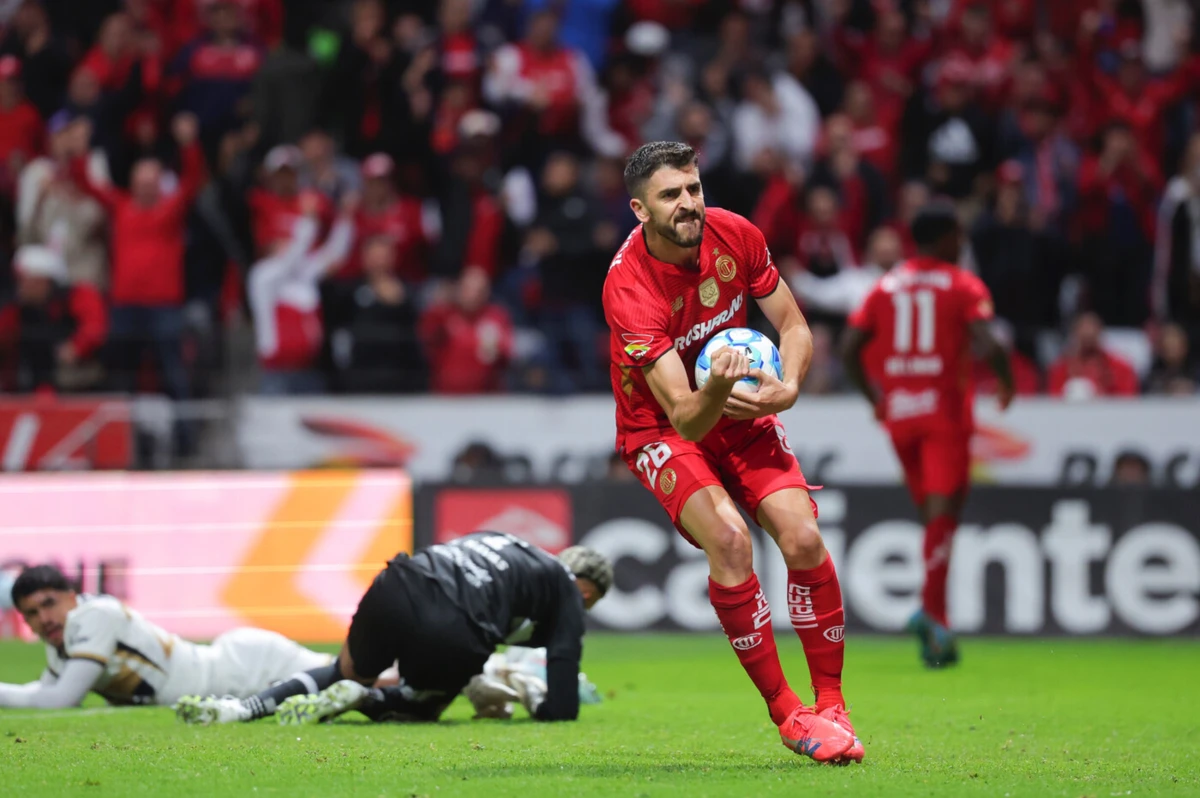 Imagem de contexto do artigo Assistência de calcanhar de Paulinho no Toluca-Pumas: veja o vídeo