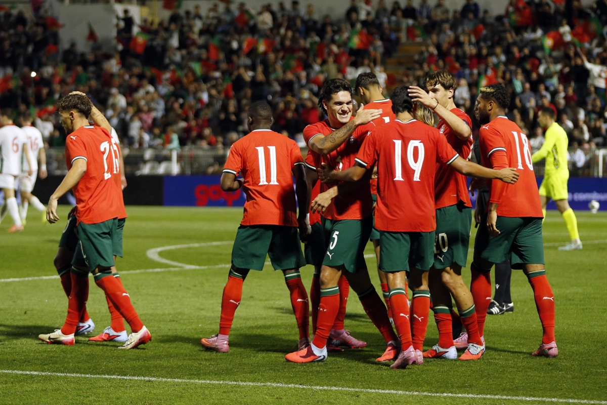 Portugal festeja um golo contra a Bulgária