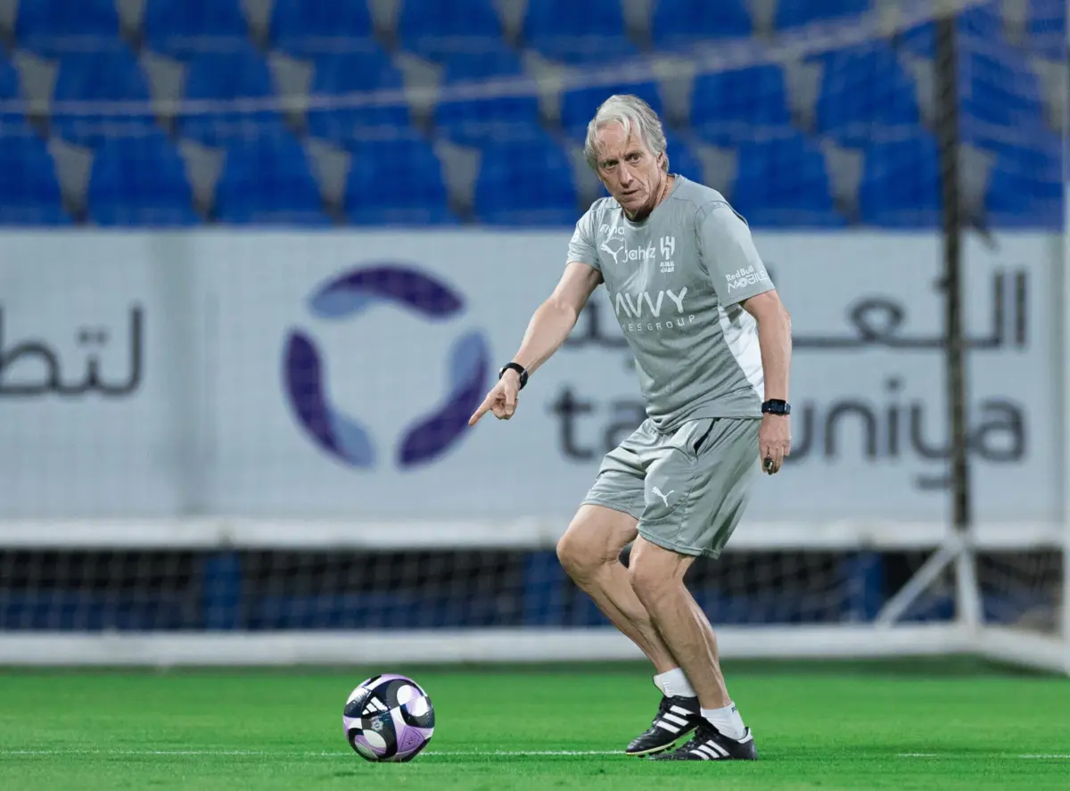 Imagem de contexto do artigo "Havia dias em que Jorge Jesus só trabalhava a defesa, pensava que ele estava a ficar louco"