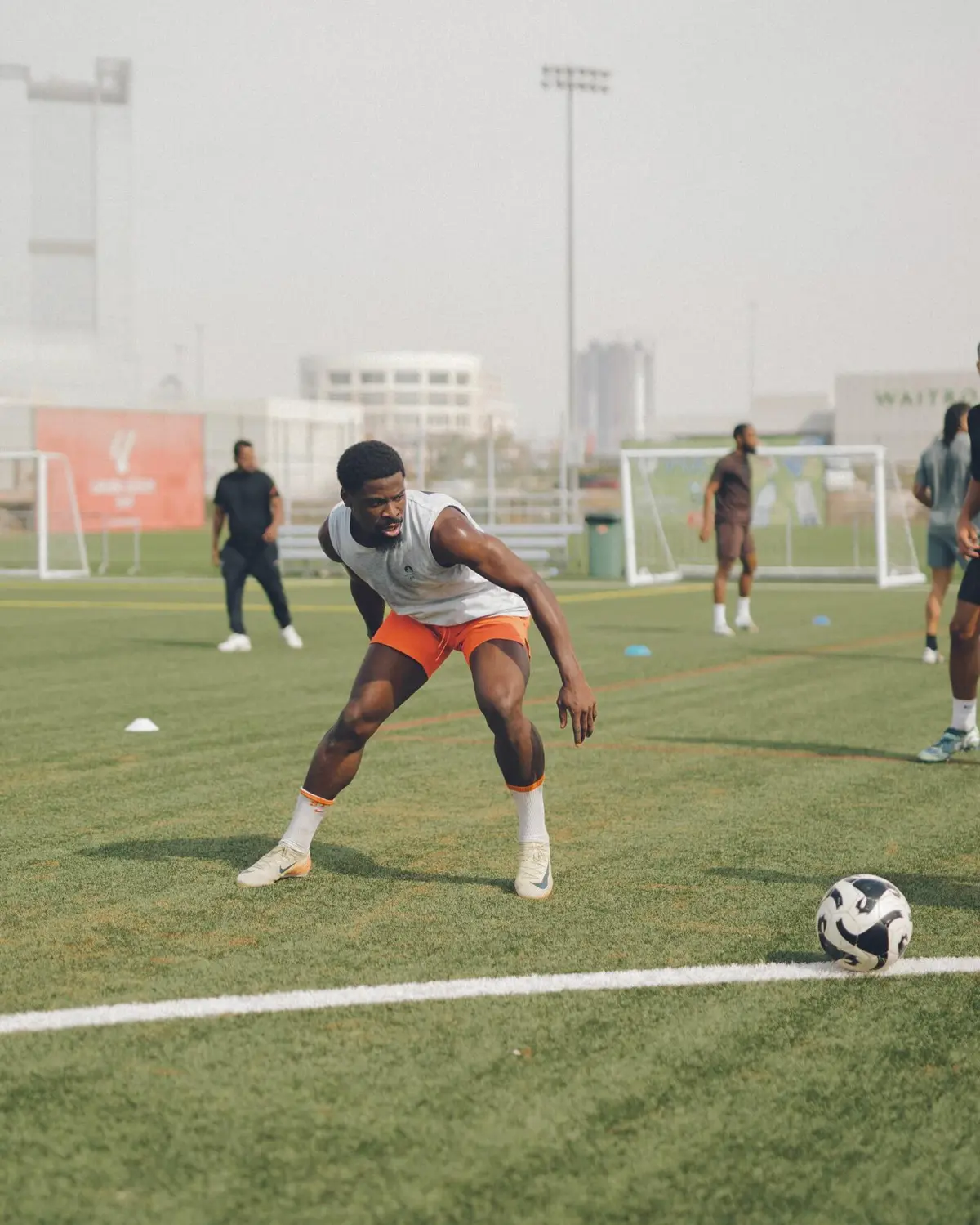 Imagem de contexto do artigo Serge Aurier com estreia adiada: de fora seis meses por Hepatite B