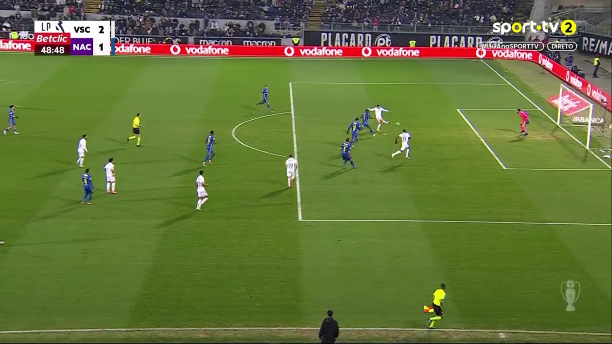 Imagem de contexto do artigo V. Guimarães-Nacional: Nuno Santos, com remate de primeira, faz a reviravolta. Veja o golo