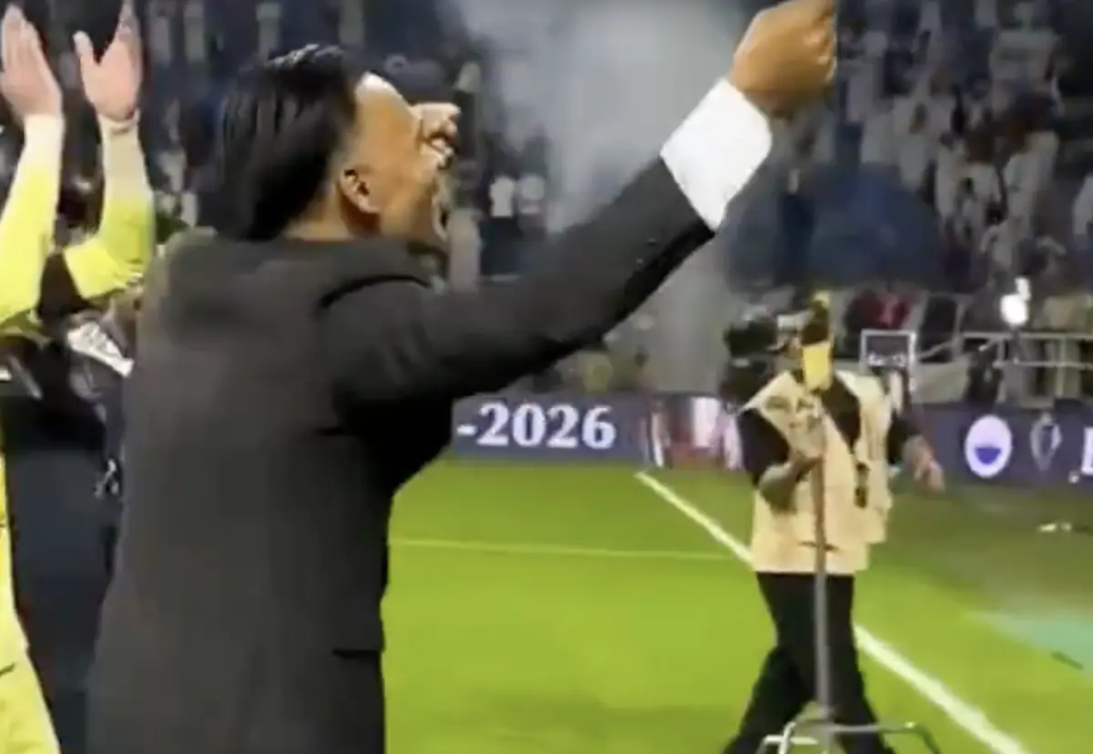 Imagem de contexto do artigo A dança de José Morais após conquistar a Supertaça dos Emirados Árabes Unidos