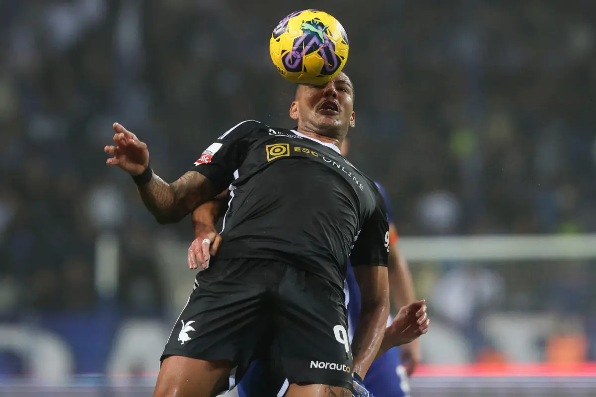 Clayton, goleador do Casa Pia (créditos: Ivan del Val Global Imagens)