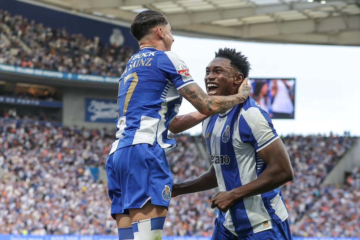 Imagem de contexto do artigo FC Porto invicto e líder isolado como em 2021/22