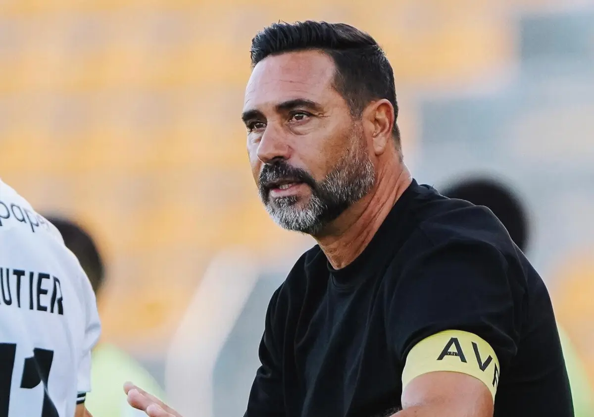 Imagem de contexto do artigo Novo treinador na Vila das Aves: o contrato e a equipa técnica de Rui Ferreira