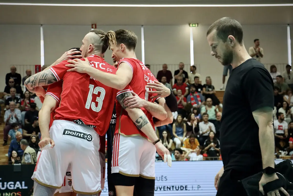 Marcel Matz, à direita (Créditos: FP Voleibol)