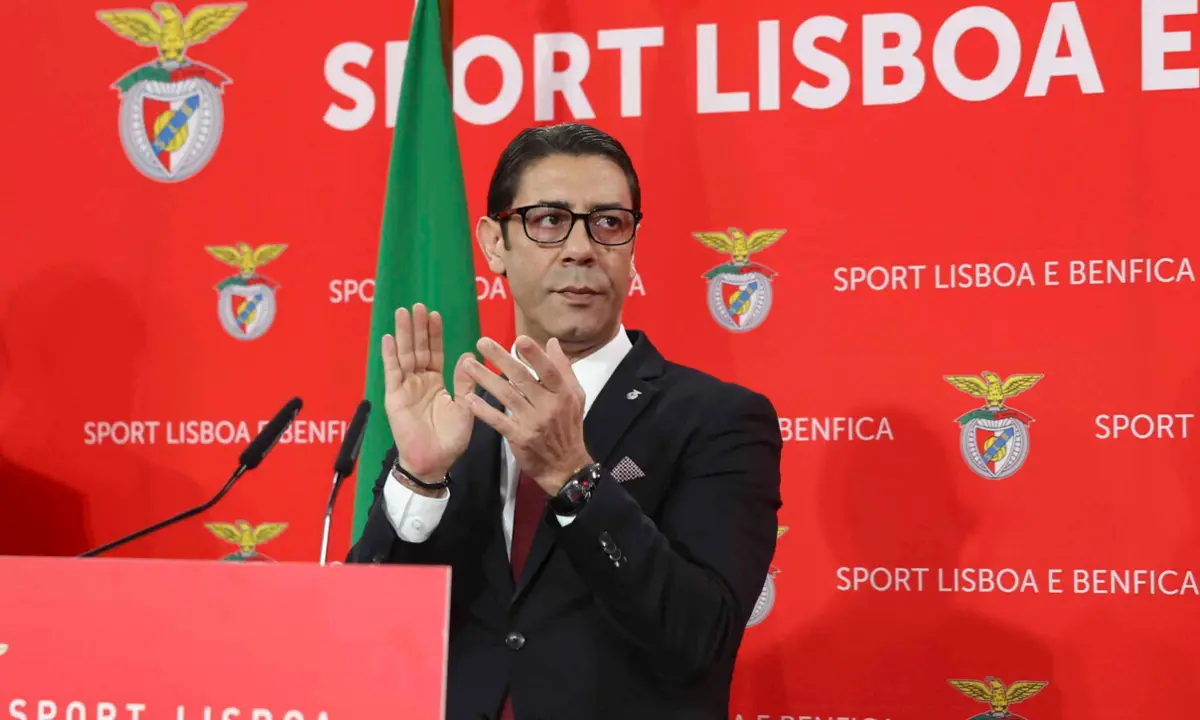 Imagem de contexto do artigo Rui Costa confirma que Roger Schmidt vai continuar no Benfica