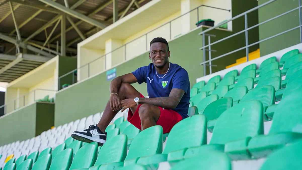 Brayan Medina assinou pelo Tondela (créditos: Tondela)