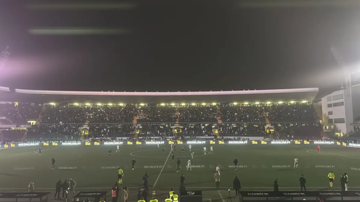 Imagem de contexto do artigo Luz no Estádio D. Afonso Henriques falhou já no período de compensação. Ora veja