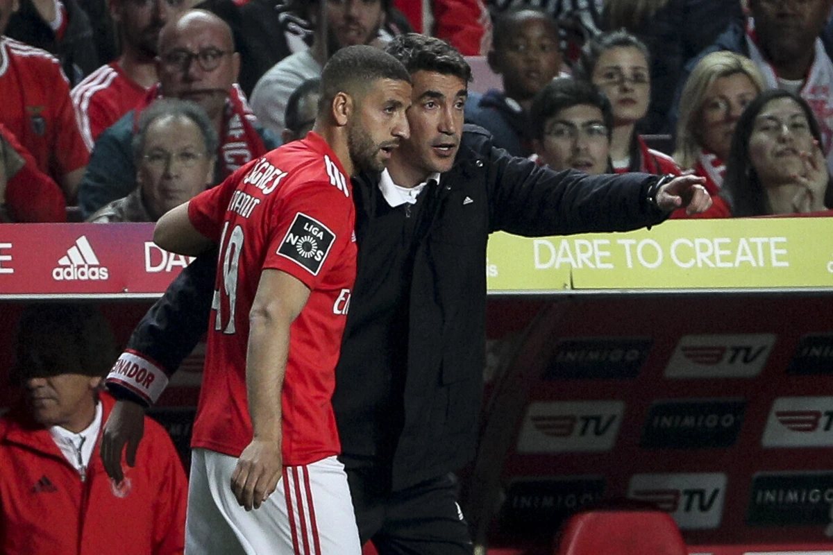 Adel Taarabt, Bruno Lage (Filipe Amorim / Global Imagens)