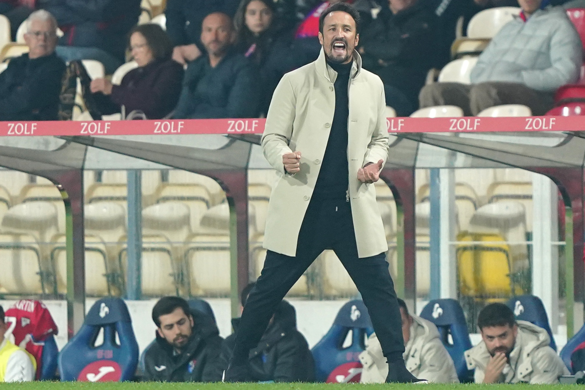 César Peixoto, treinador do Gil Vicente, durante o jogo com o Santa Clara