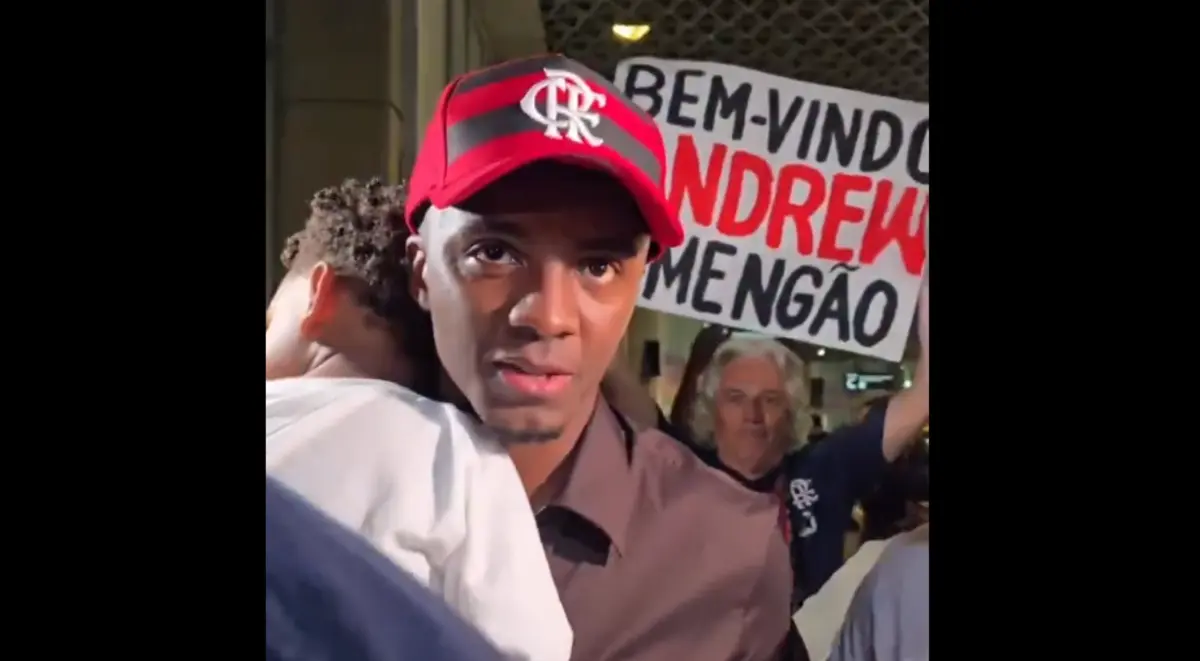 Imagem de contexto do artigo Andrew no Brasil para reforçar o Flamengo e acarinhado no aeroporto
