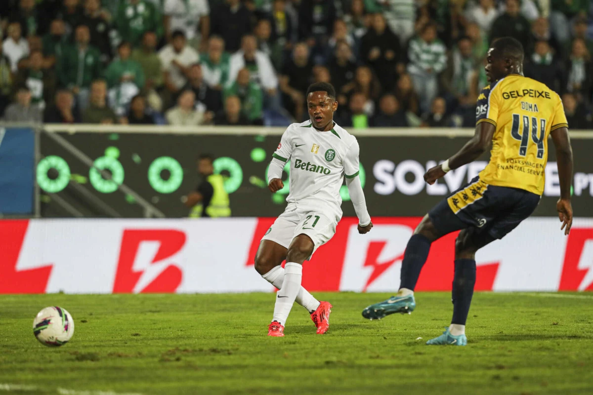 Geny Catamo marcou ao Estoril (Créditos: Pedro Rocha)