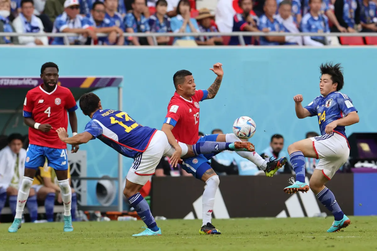 Morita e Yuki Soma pela seleção do Japão (Giuseppe CACACE/AFP)