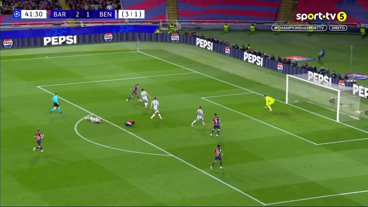 Imagem de contexto do artigo Barcelona-Benfica: Balde corre de uma área à outra e oferece bis a Raphinha