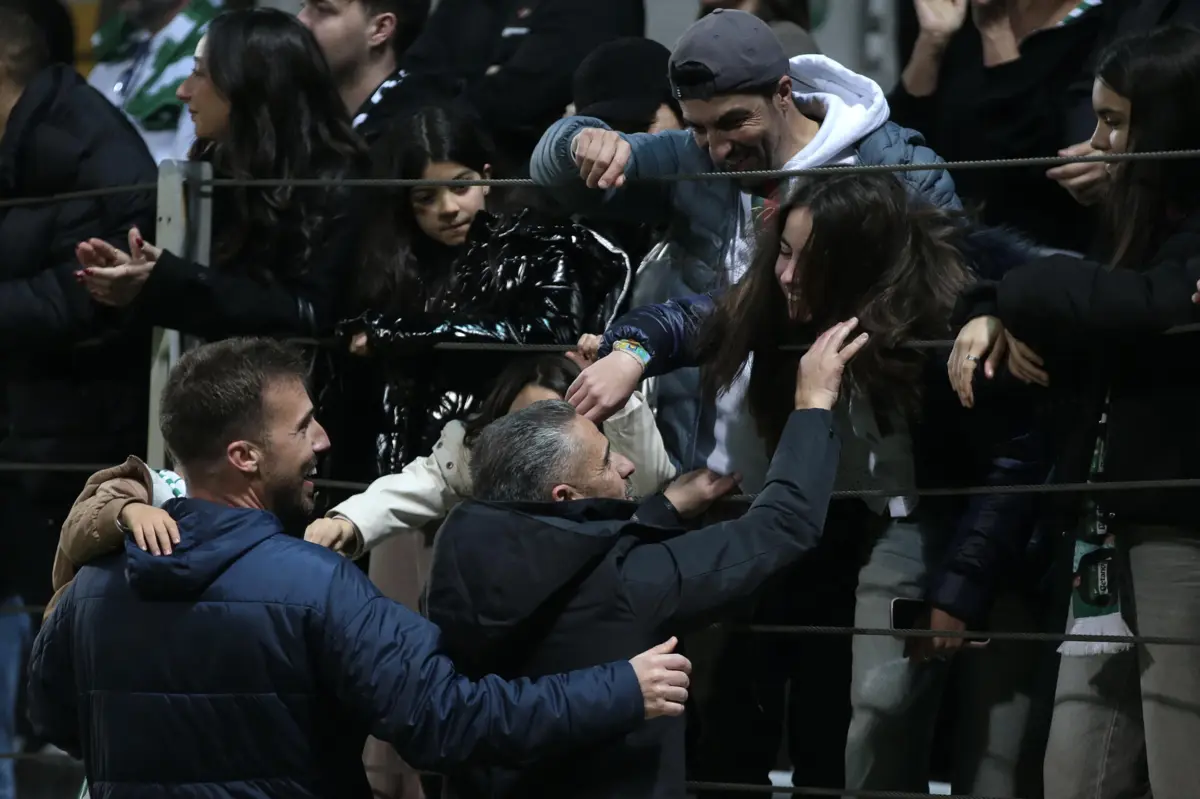Sporting head coach Rui Borges during their Portuguese First League soccer match against Moreirense held at Comendador Joaquim Almeida Freitas Stadium in Moreira Cónegos, Portugal, 21 February 2026, MANUEL FERNANDO ARAUJO/LUSA