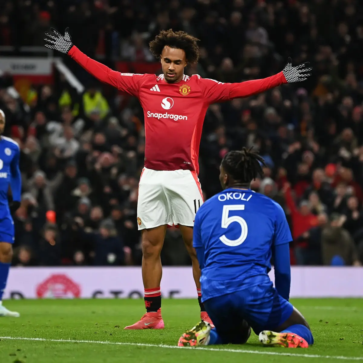 Imagem de contexto do artigo Leicester adiantou-se contra o Manchester United, mas Zirkzee entrou e empatou. Veja os golos