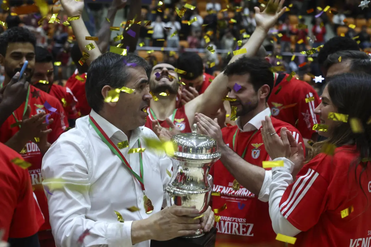 Norberto Alves com o troféu