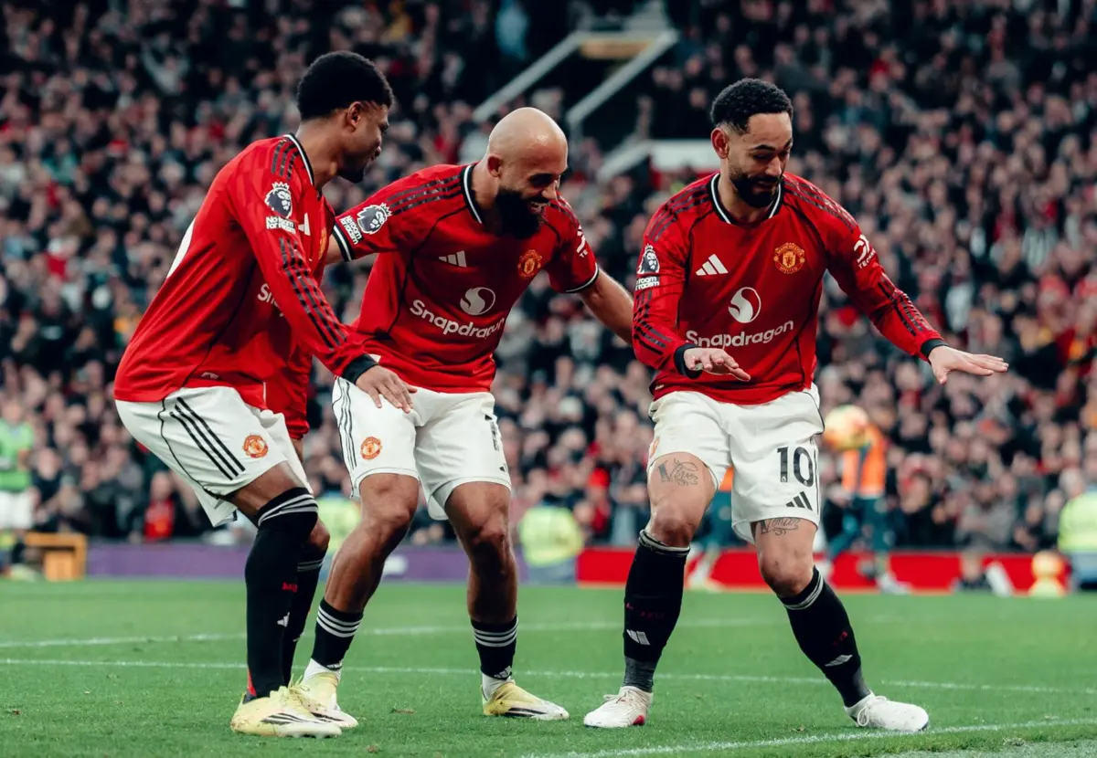 Imagem de contexto do artigo Cinco golos e final de loucos: veja o resumo do Manchester United-Fulham