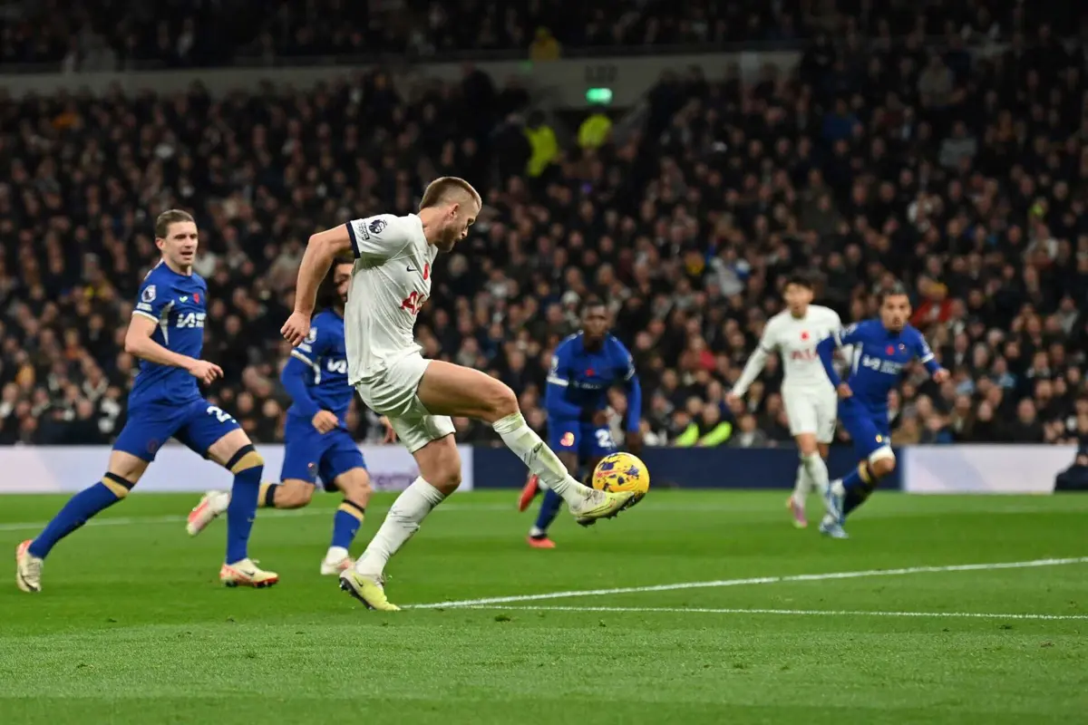 Eric Dier foi utilizado contra o Chelsea