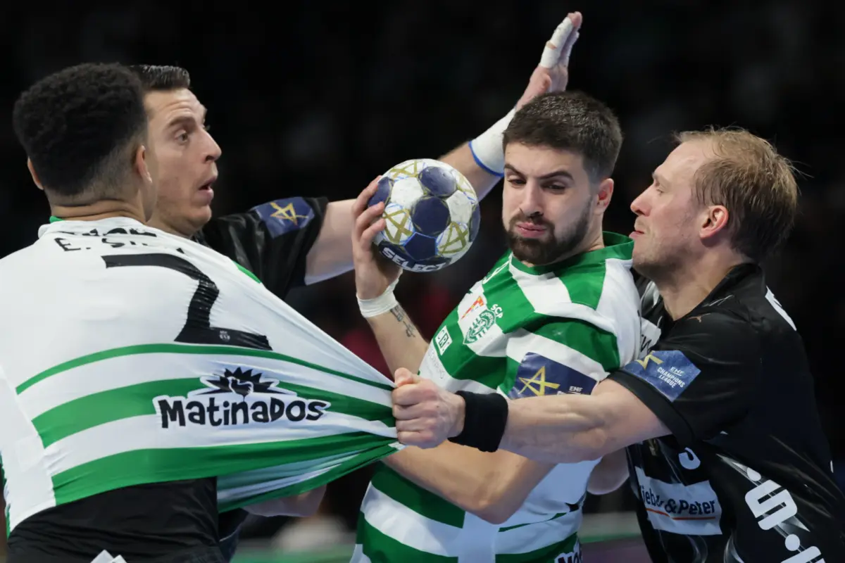 Martim Costa num duelo intenso