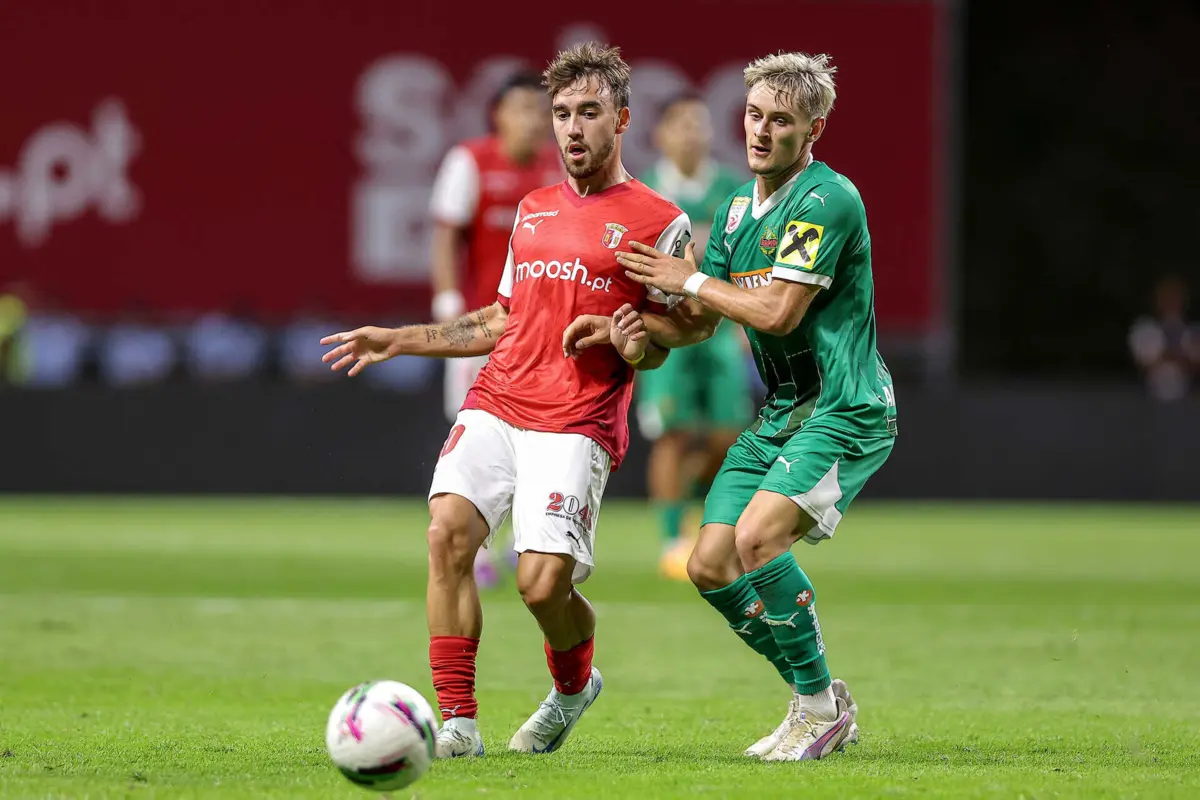 André Horta vai reencontrar o Olympiacos, por quem conquistou a Liga Conferência na última época (Créditos: Miguel Pereira)