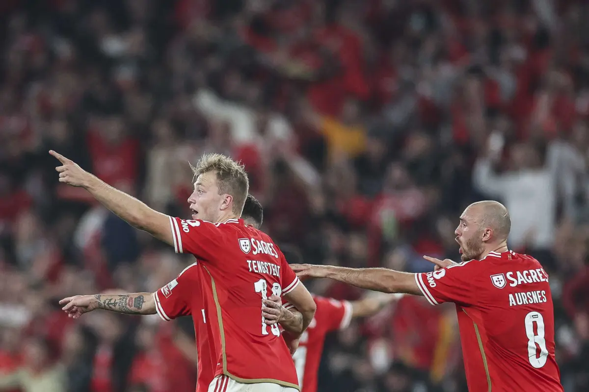 Imagem de contexto do artigo Tengstedt fala em "Lisboa vermelha e branca" e Aursnes responde: "Amo-te"