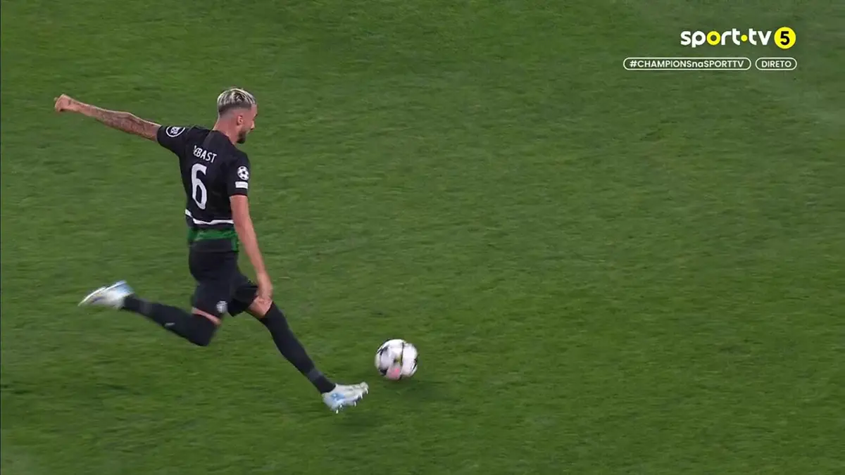 Imagem de contexto do artigo Golaço de Debast "levanta as bancadas" no Sporting-Lille. Veja o lance