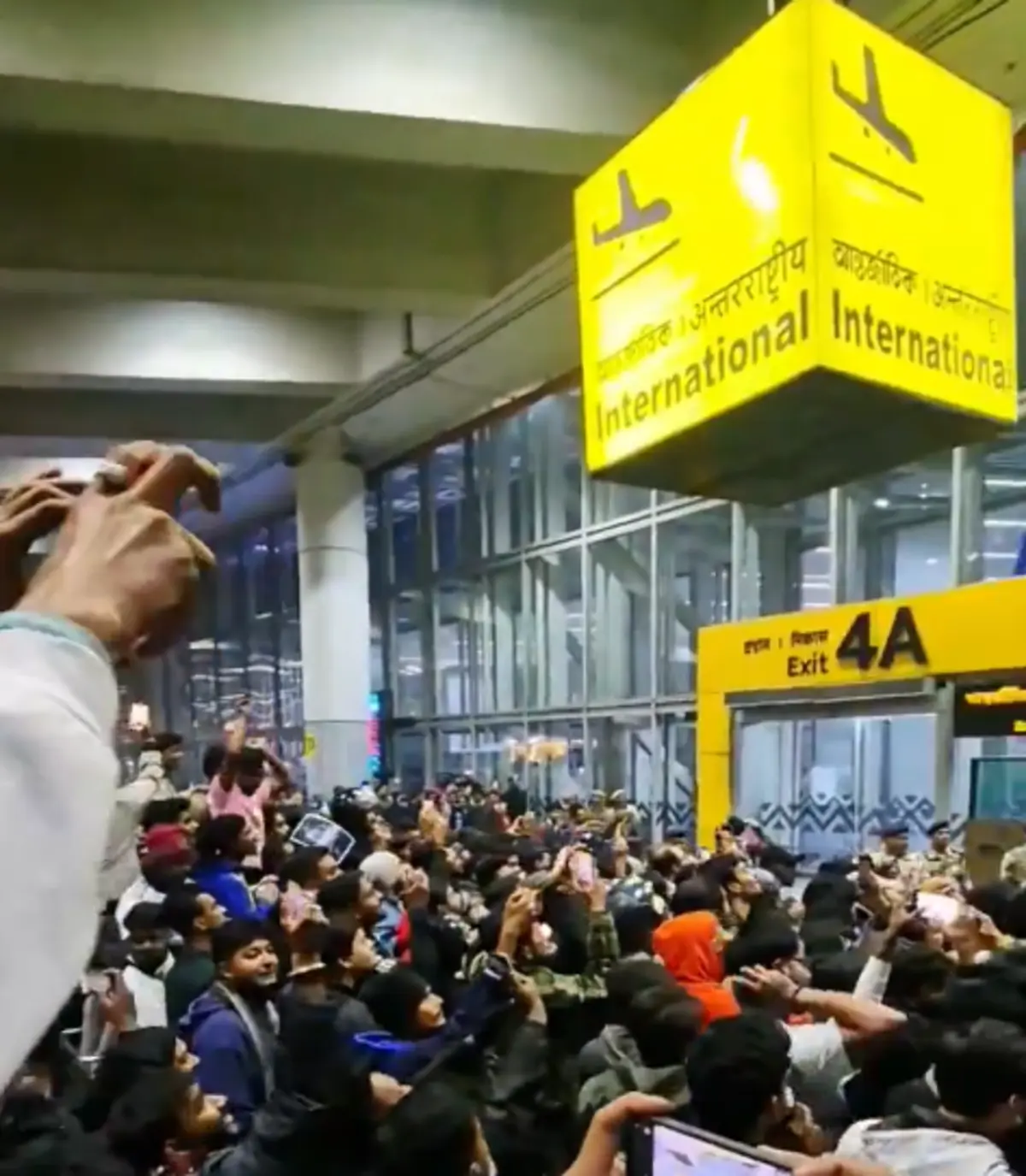 Imagem de contexto do artigo Messi desata a loucura na chegada à Índia. Ora veja