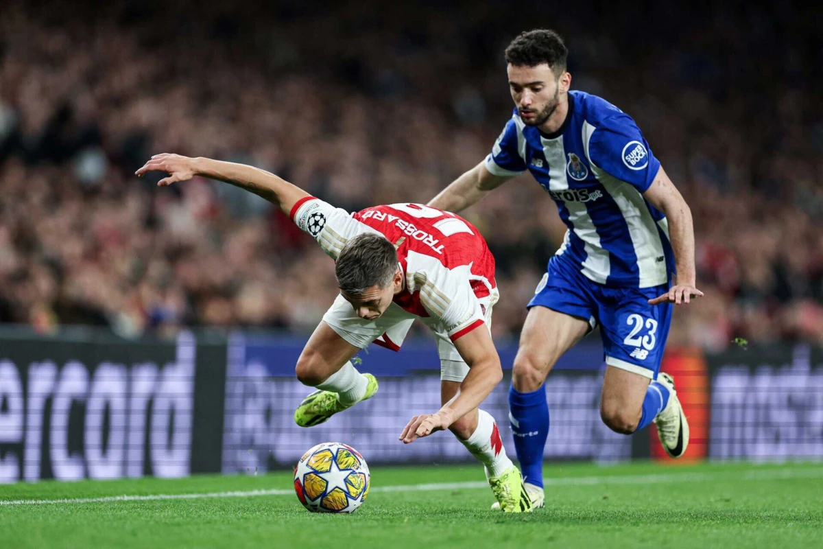 João Mário no Arsenal-FC Porto