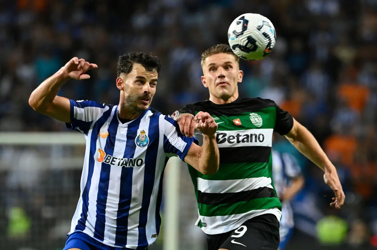 José pedro e Gyokeres (MIGUEL RIOPA / AFP)