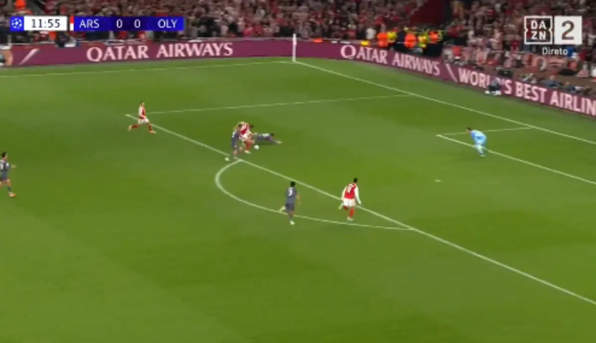 Imagem de contexto do artigo A força de Gyokeres no lance do 1-0 do Arsenal frente ao Olympiacos