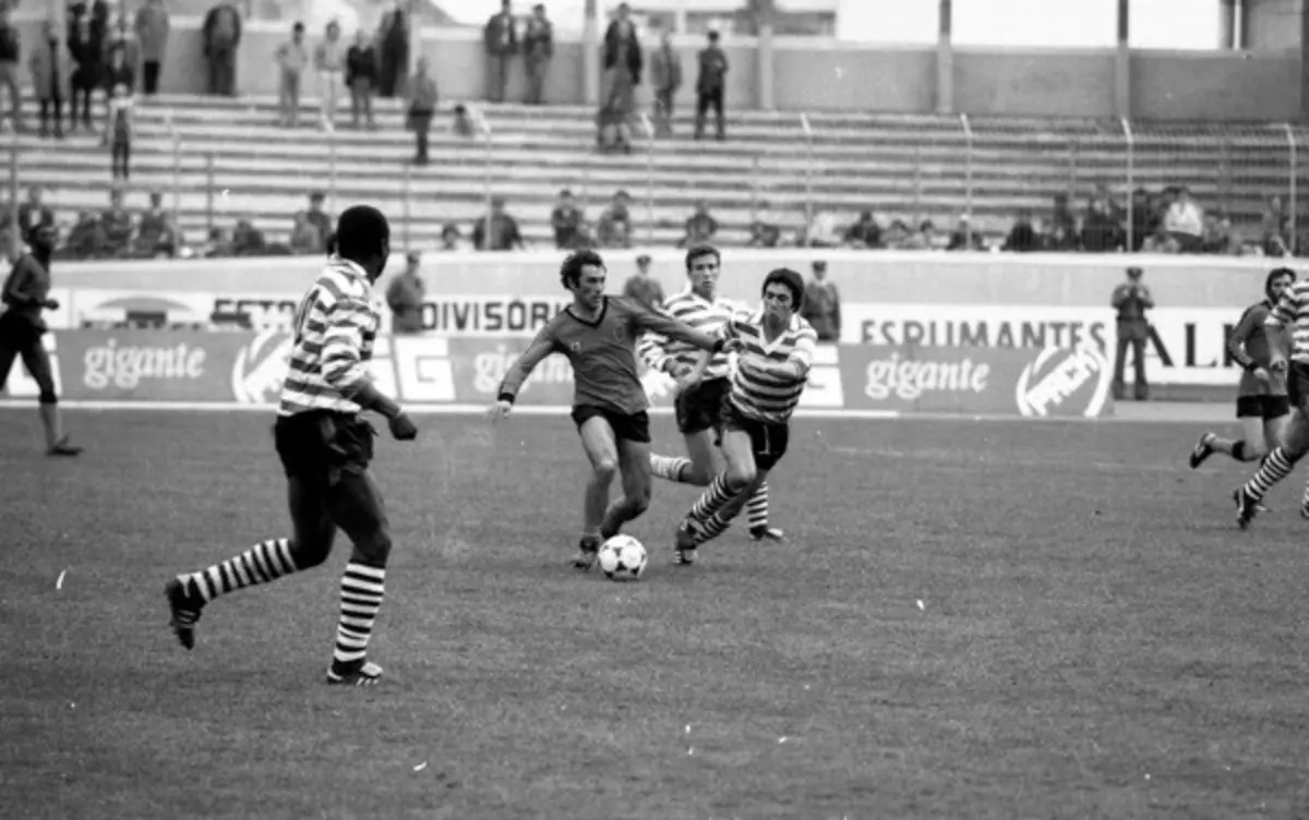 Imagem de contexto do artigo O meu 25 de Abril | "Os jogadores deixaram de ficar presos aos clubes onde se tinham formado"