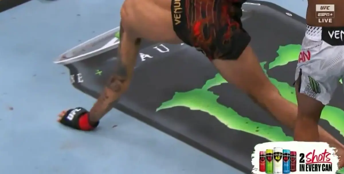 Imagem de contexto do artigo Chocante: lutador brasileiro parte braço em 26 segundos e perde título do UFC