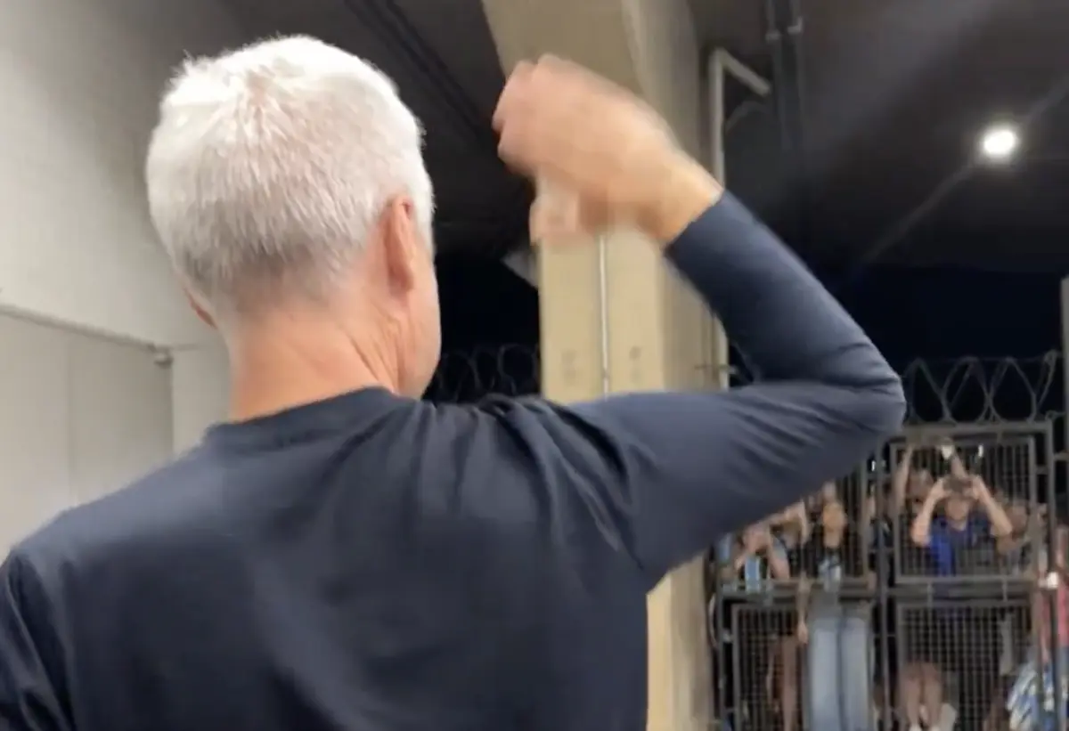 Imagem de contexto do artigo "É um sentimento...": a chegada de Luís Castro a Porto Alegre para comandar o Grémio