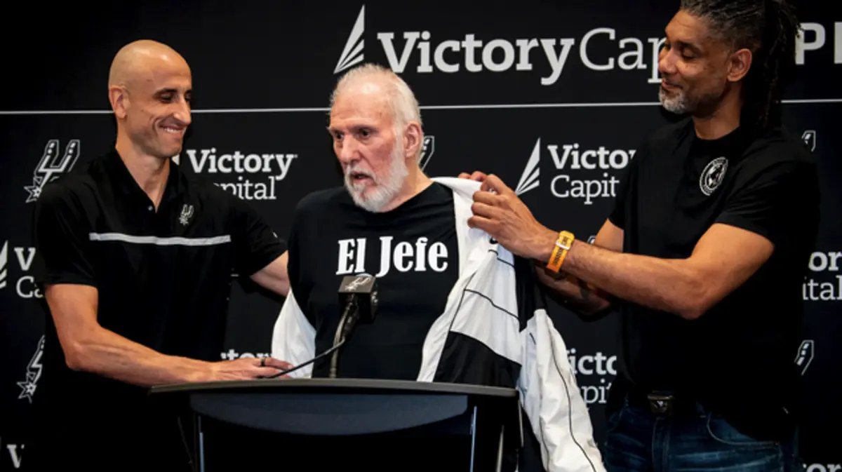 Imagem de contexto do artigo Gregg Popovich explica novas funções nos Spurs: "Já não sou treinador, sou 'El Jefe'"