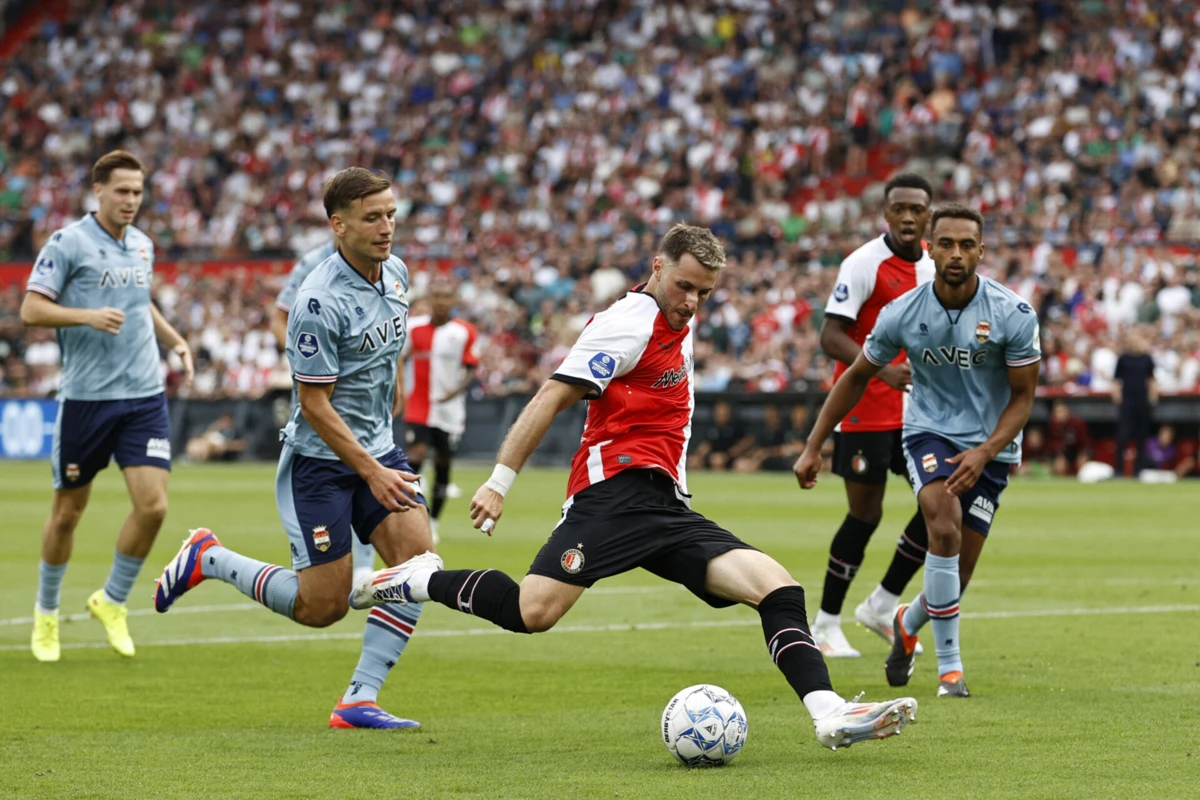 Santiago Giménez (MAURICE VAN STEEN AFP)