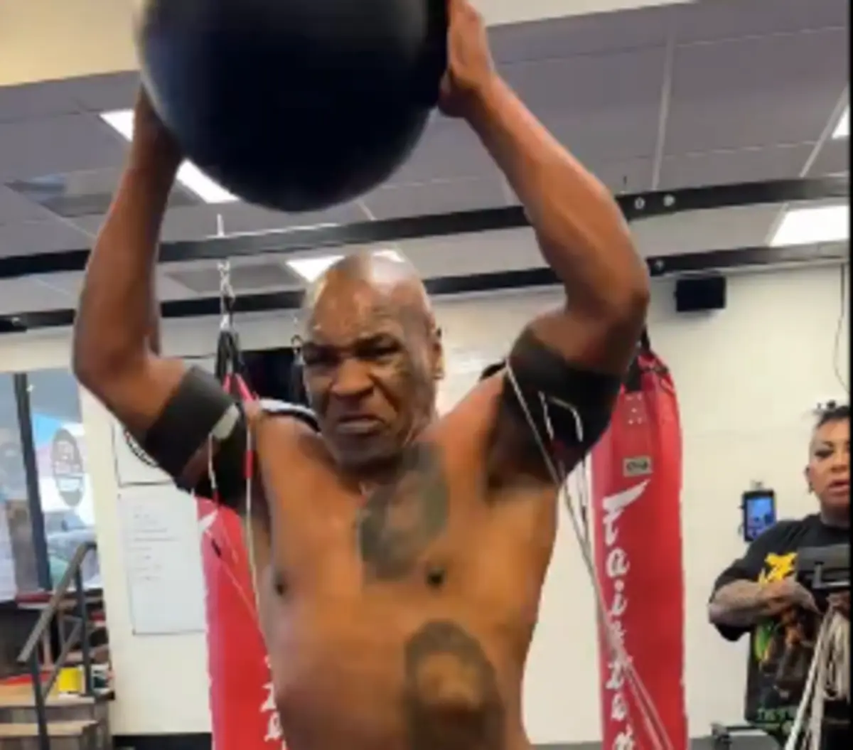 Imagem de contexto do artigo Veja os treinos intensivos de Mike Tyson para lutar contra Jake Paul