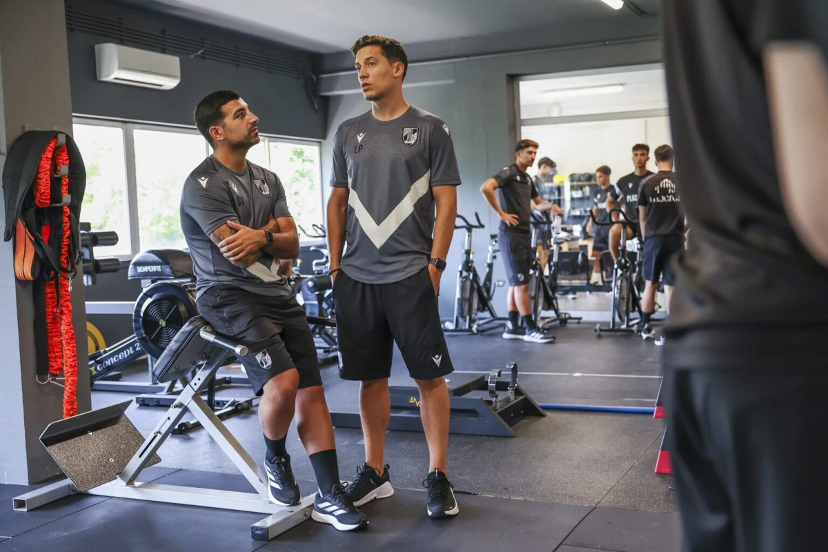 Luís Pinto no primeiro dia na Academia do Vitória
(créditos: Vitória SC)