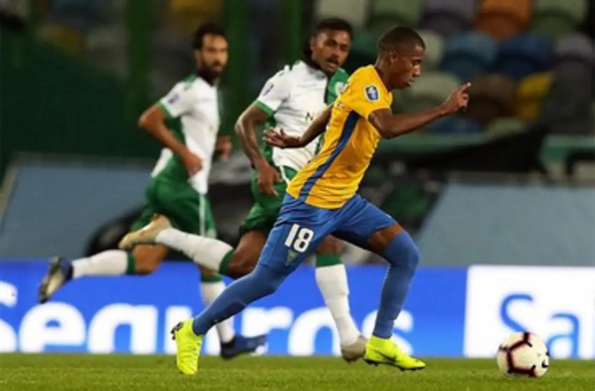 Marcos Antônio contra o Sporting