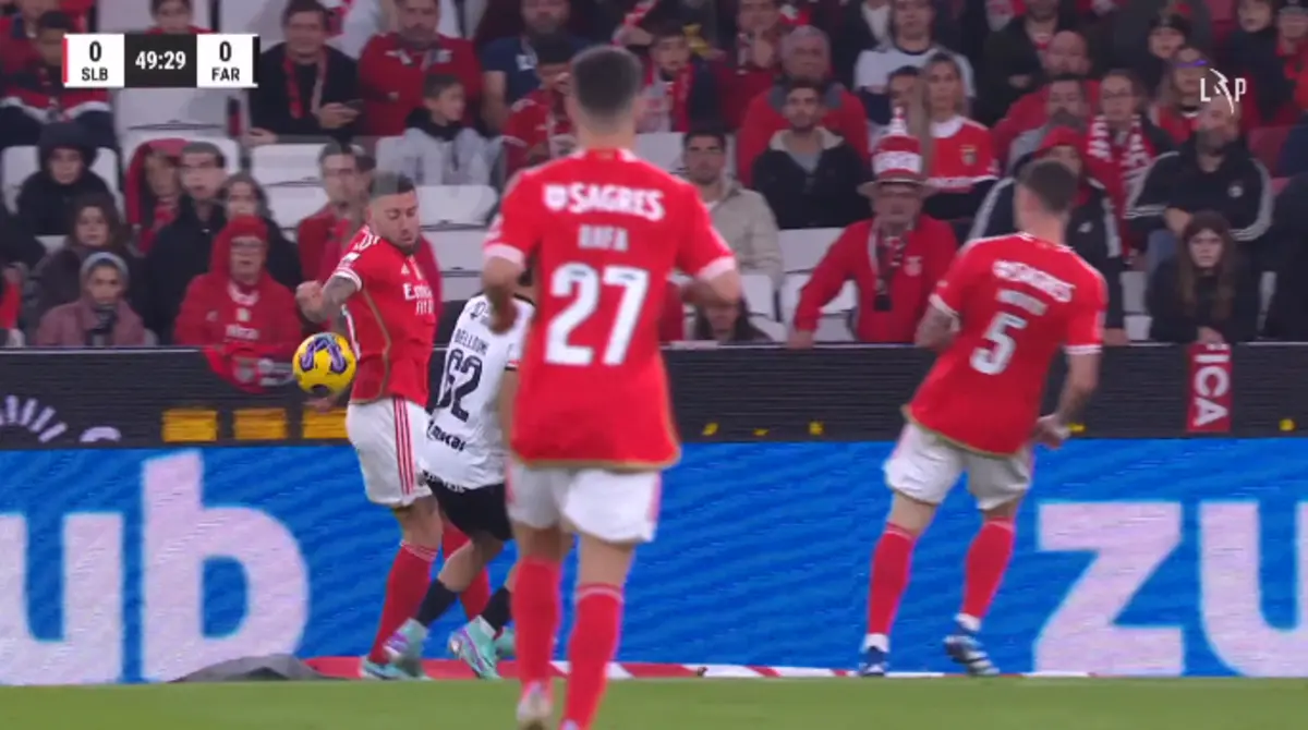 Imagem de contexto do artigo Tribunal O JOGO: Otamendi cometeu falta para penálti por braço na bola?