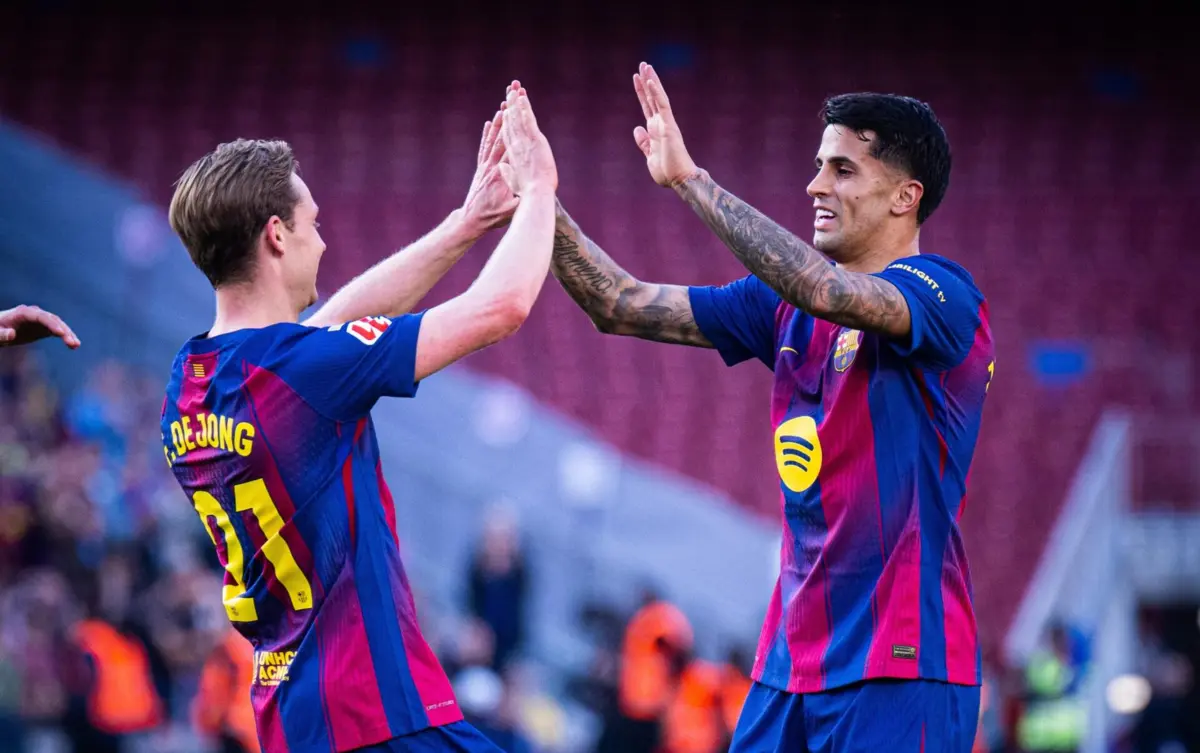 Frenkie de Jong e João Cancelo