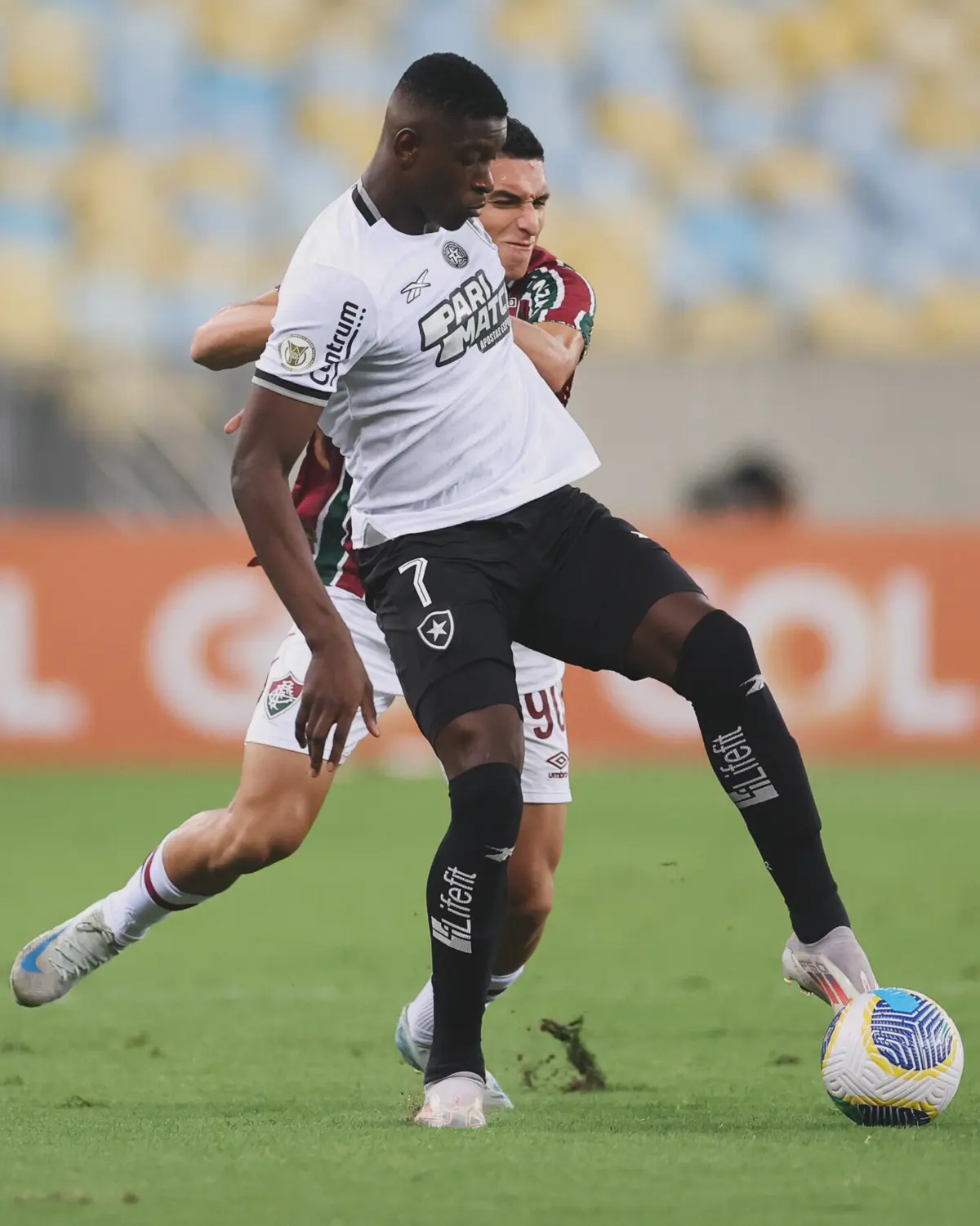 Imagem de contexto do artigo Golo aos 90'+5' permite ao Botafogo vencer Fluminense