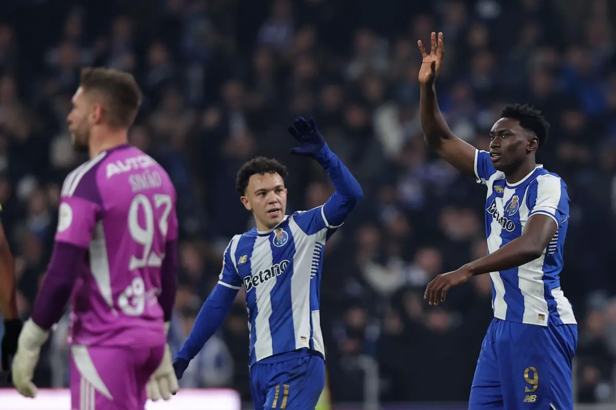 Hai đội hiếm hoi còn bất bại ở châu Âu sau nửa mùa giải 1 FC Porto vence, mantém distância para o Sporting e vê o Benfica mais distante - O Jogo