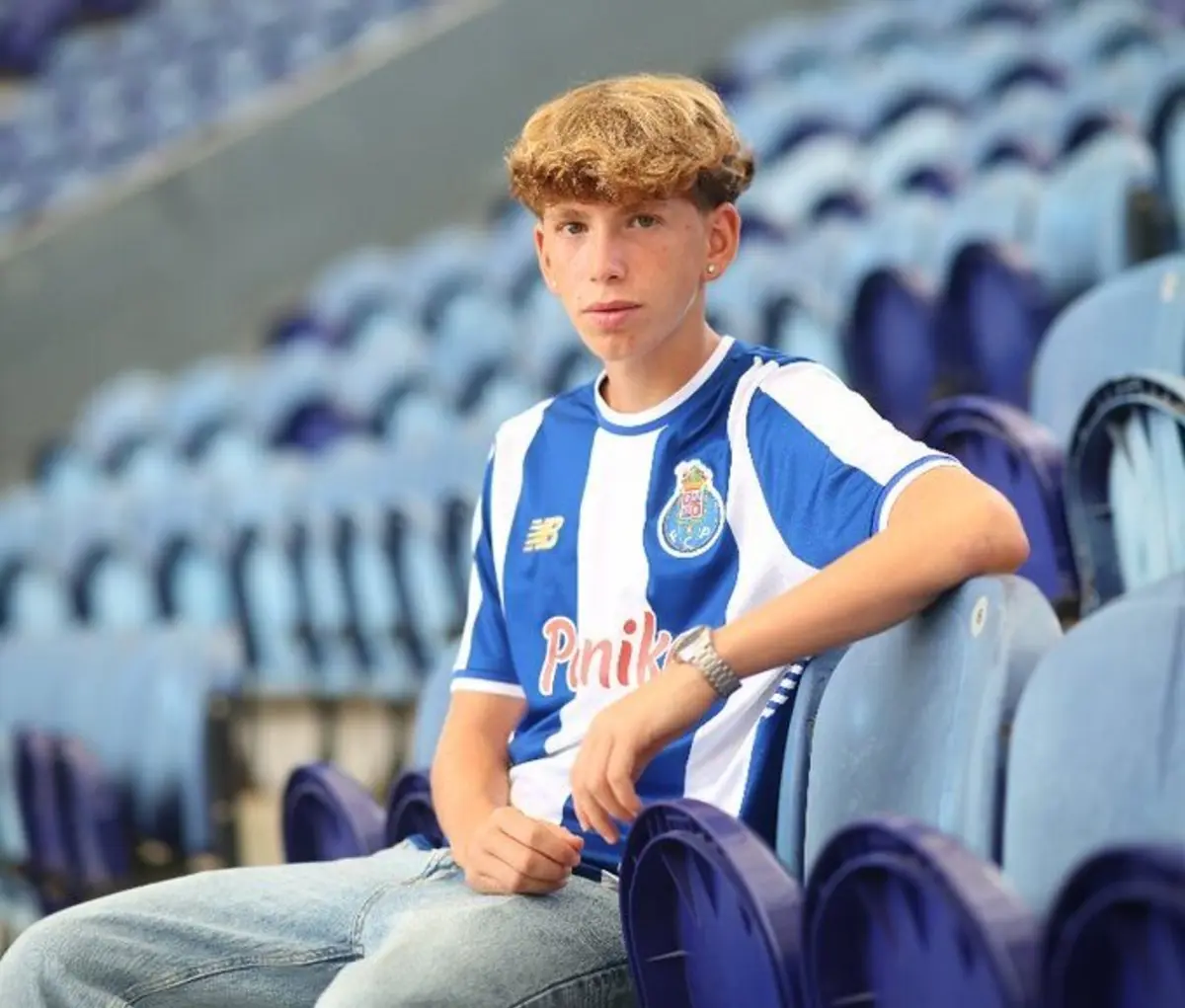 Imagem de contexto do artigo FC Porto: Valentim Lourenço assina novo contrato de formação